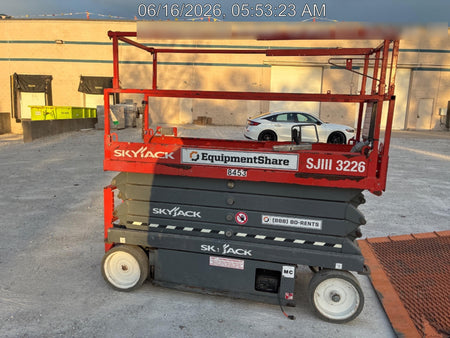 2018 Skyjack SJIII-3226 Skyjack SJIII3226 Scissor Lift w/Trojan Batteries