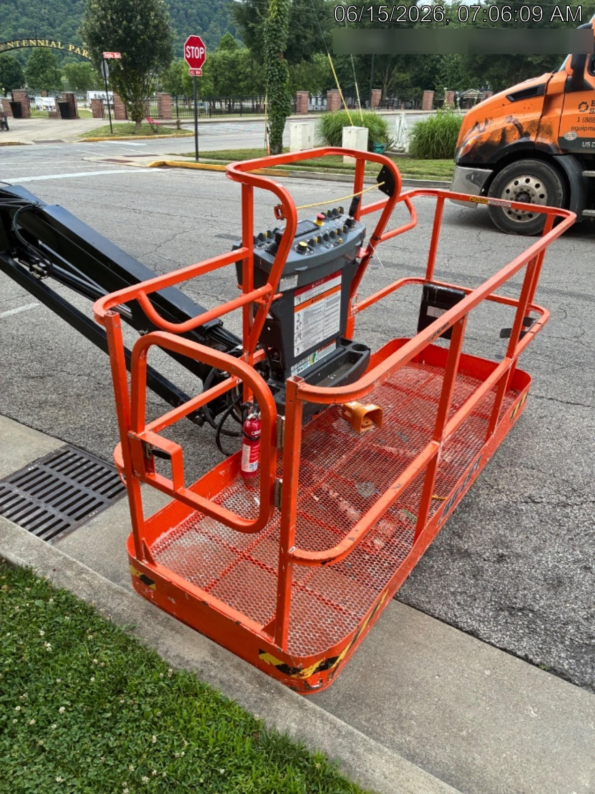 2025 JLG 660SJ