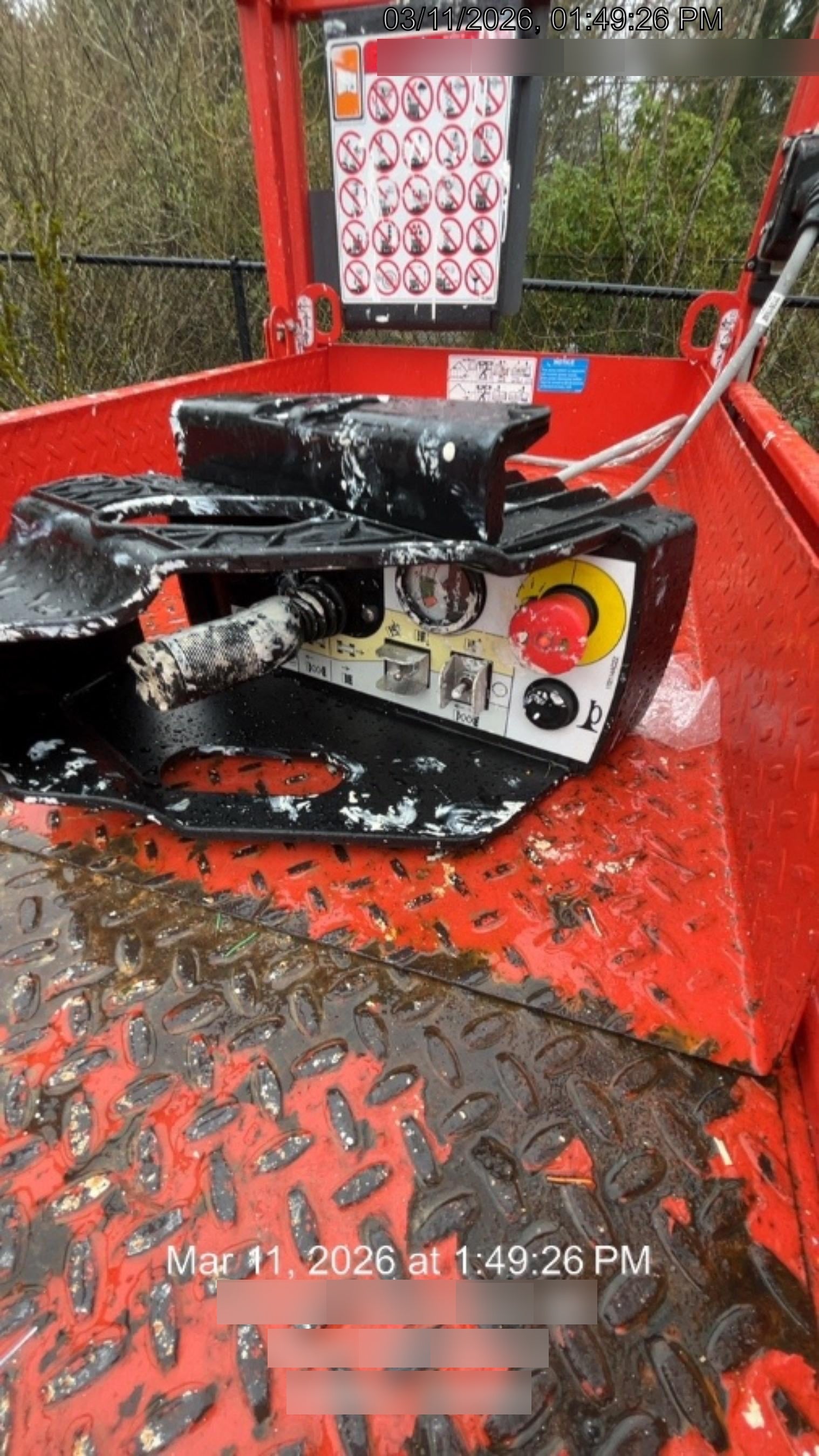 2020 Skyjack SJIII-3219 Solid NM Tires, Half height spring hinged entry gate, Dual Beacons, 800W Inverter