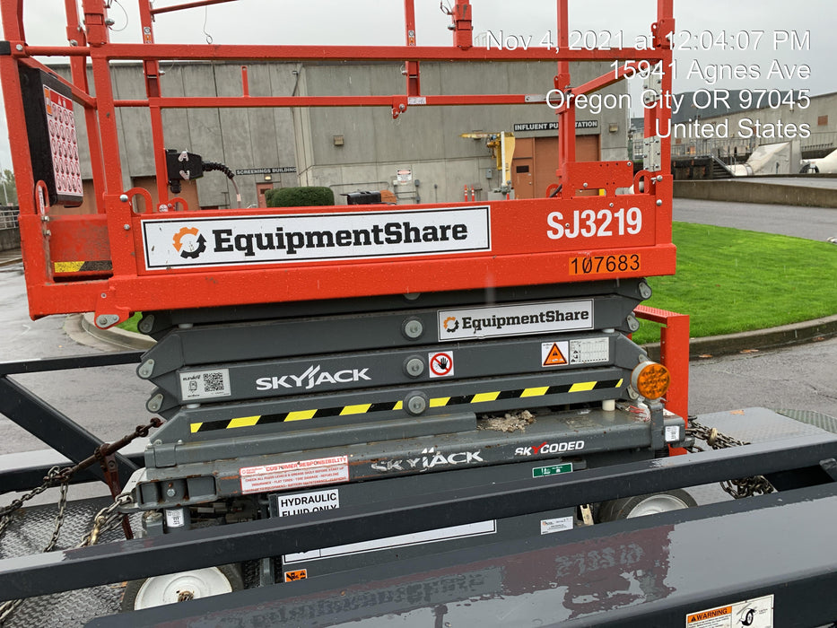 2020 Skyjack SJIII-3219 Solid NM Tires, Half height spring hinged entry gate, Dual Beacons, 800W Inverter