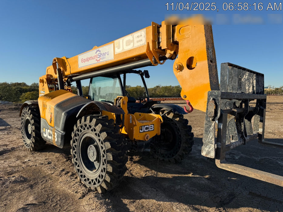 2019 JCB 509-42 Open ROPS, 74 HP, Solid Tires, Worklights, Beacon, Aux Hydraulics, Lifting Eye 66" Carriage/60" Forks