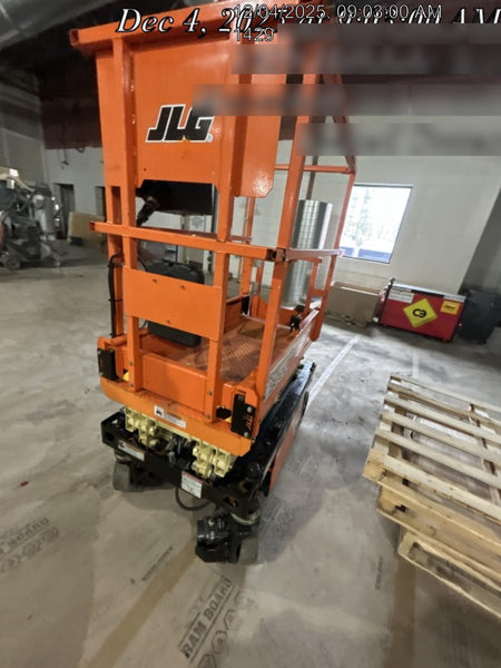 2022 JLG ES1330L