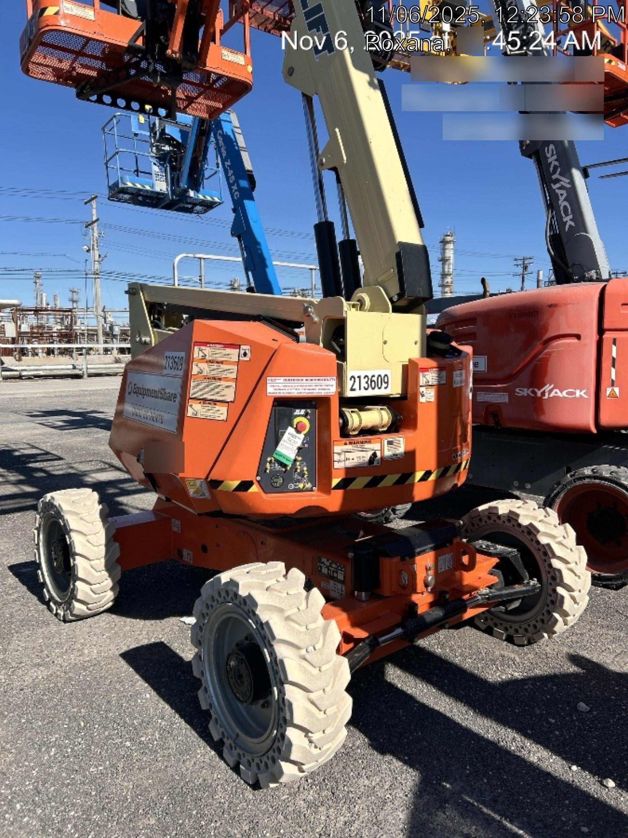 2022 JLG 340AJ