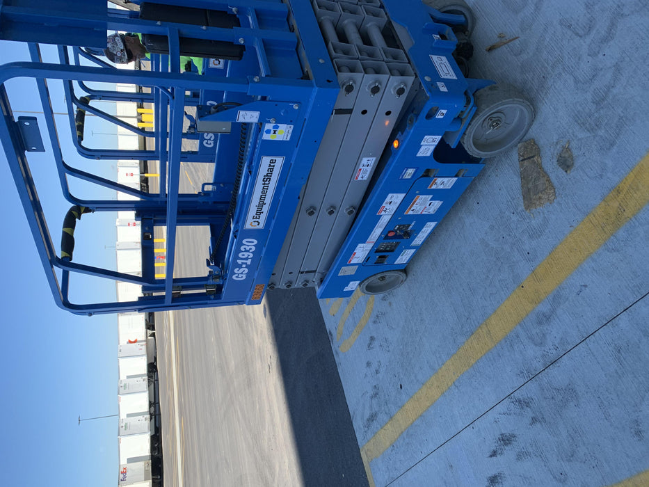 2020 Genie GS-1930 Solid Non Marking Tires, Beacon, Folding rails with half height swing gate