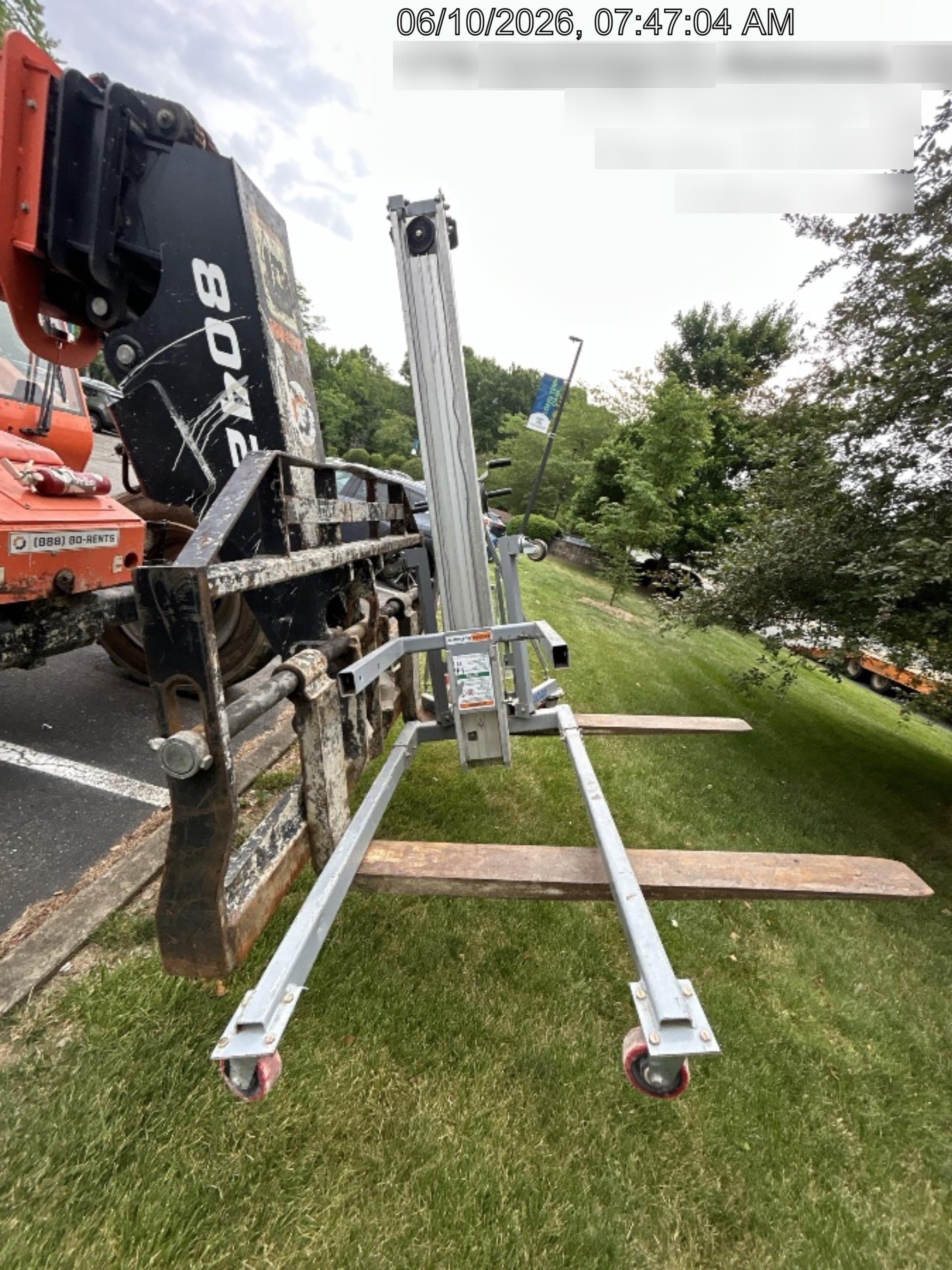 2023 GENIE SLC-24