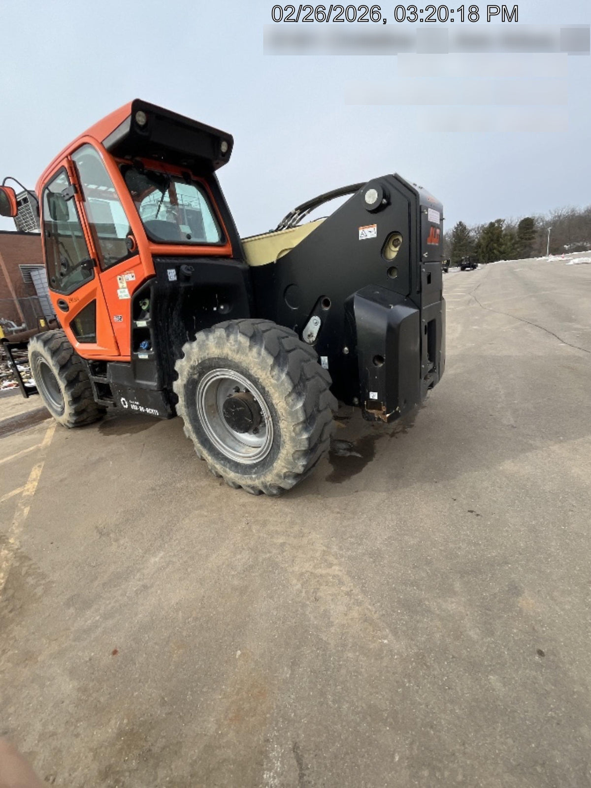 2023 JLG 1732