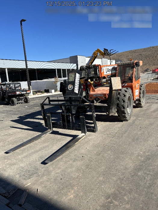 2020 Skytrak 10054 Cab/Heat/Air, Solid Tires, Work Lights, Beacon, Aux Hydraulics, Back up Alarm, Lifting Eye, ES Decals