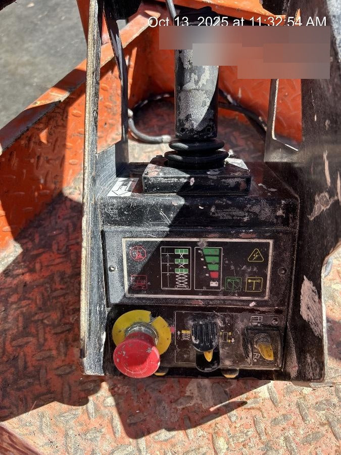 2022 JLG ES1330L