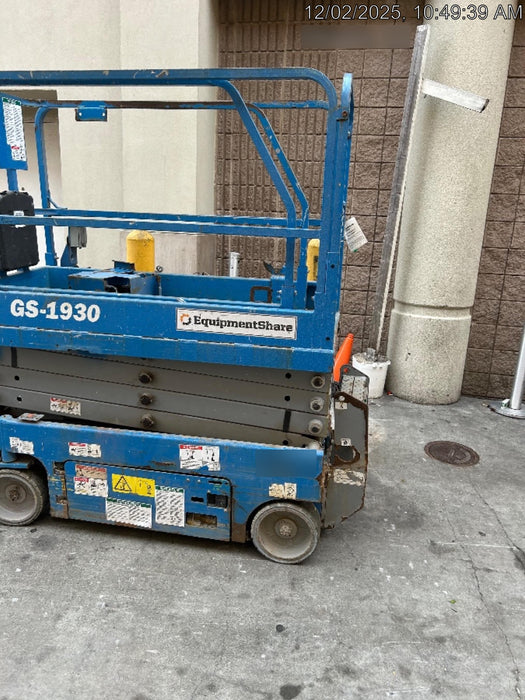 2019 Genie GS-1930 Fixed Rails with Chain Entry