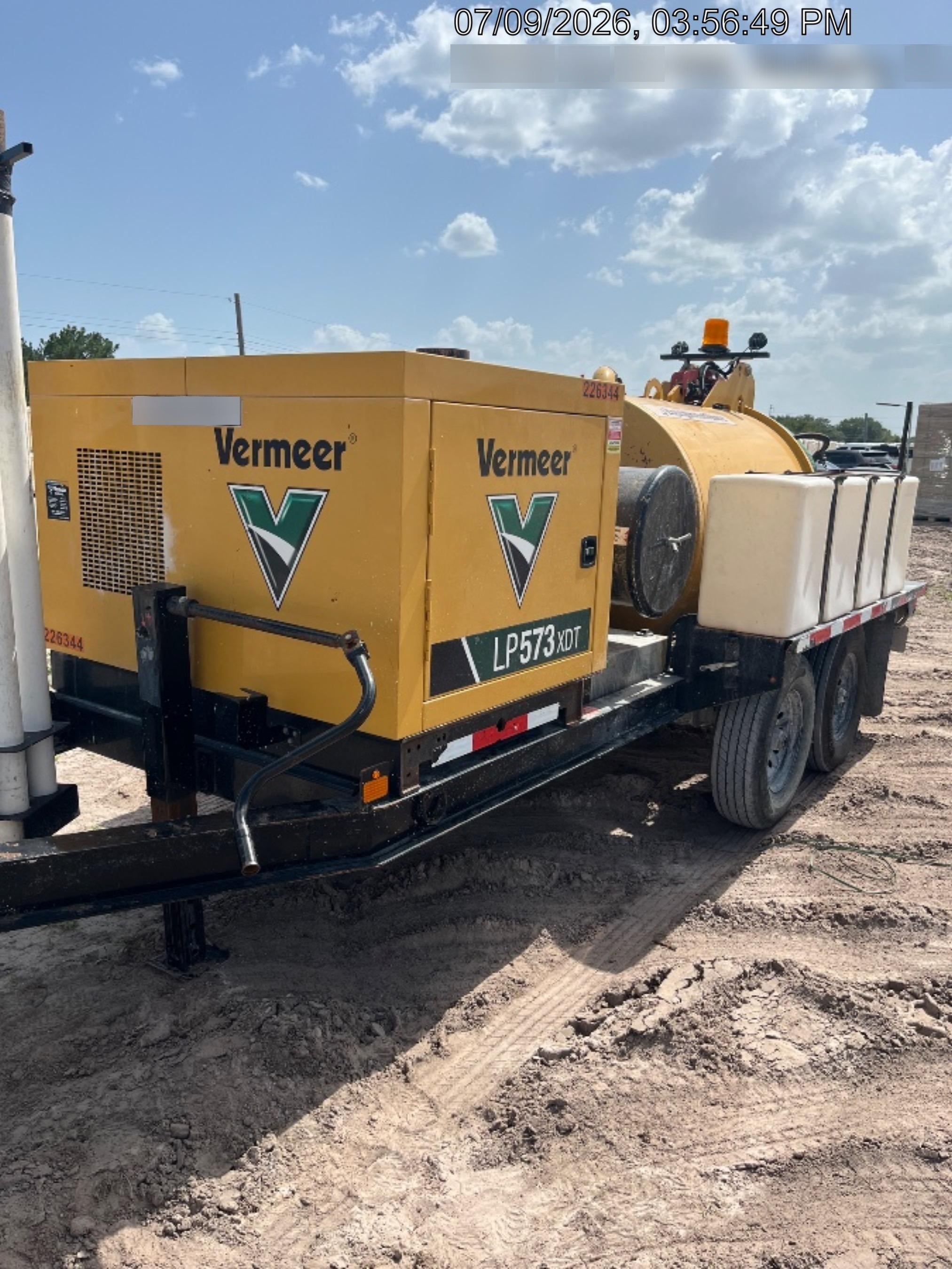 2022 VAC-TRON LP573XDT