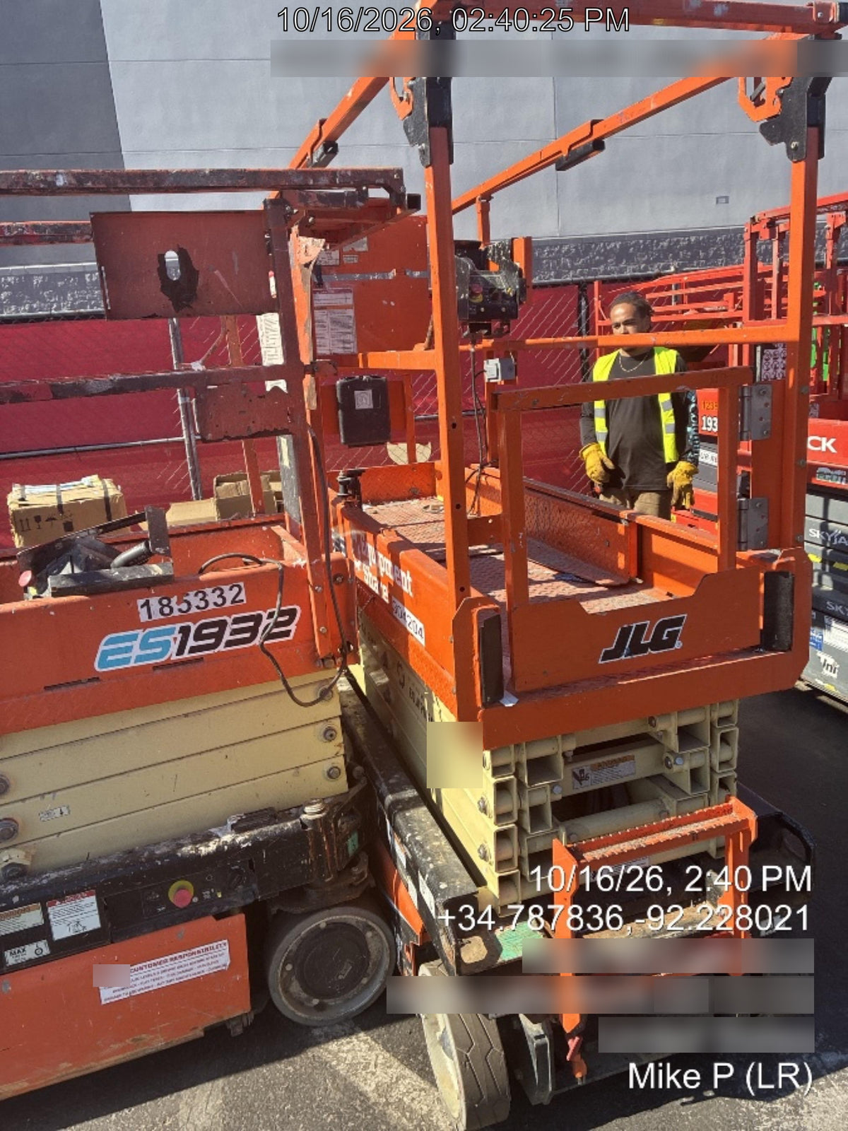 2023 JLG ES1932