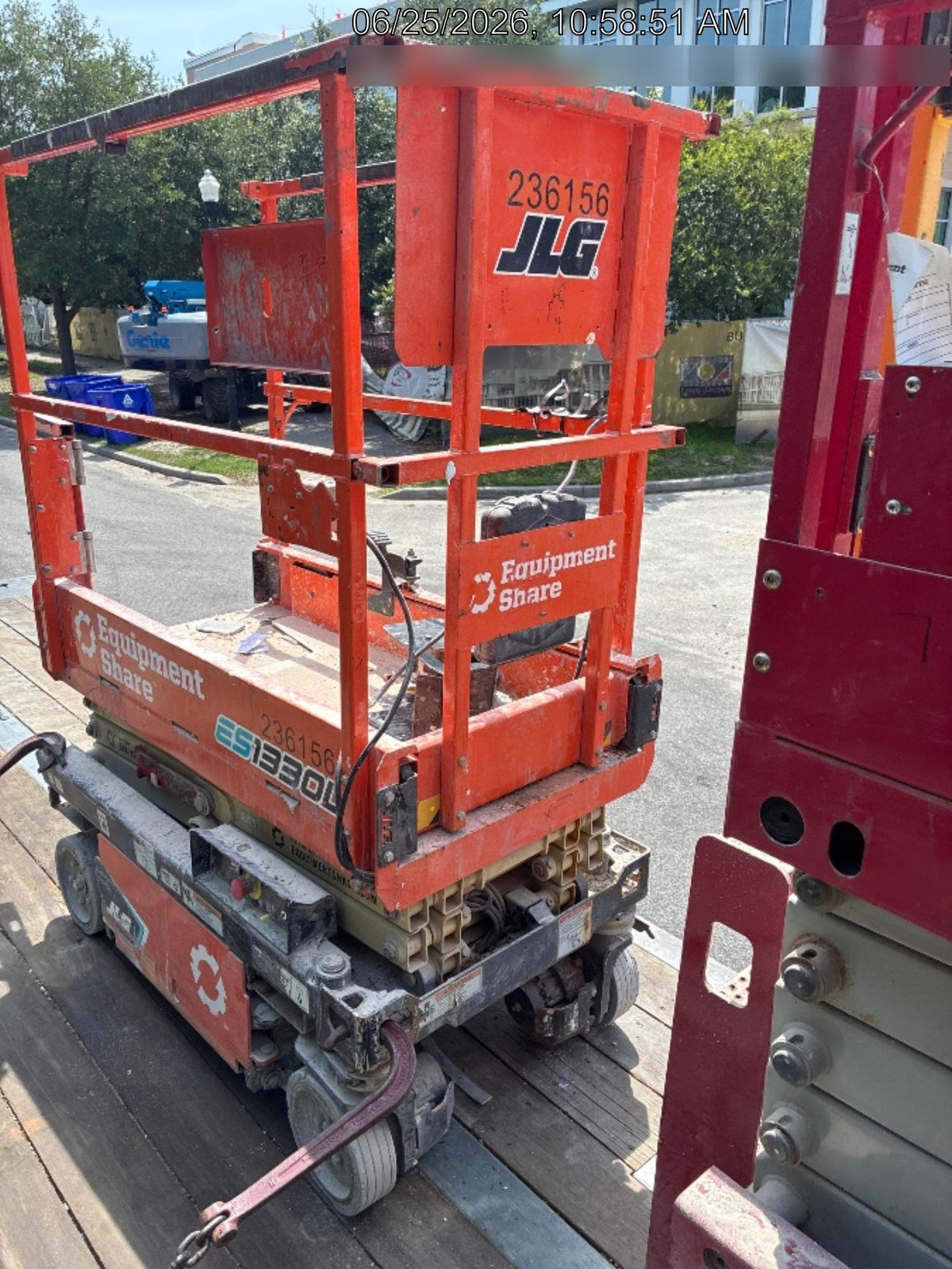 2022 JLG ES1330L