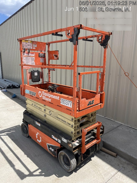 2022 JLG ES1932