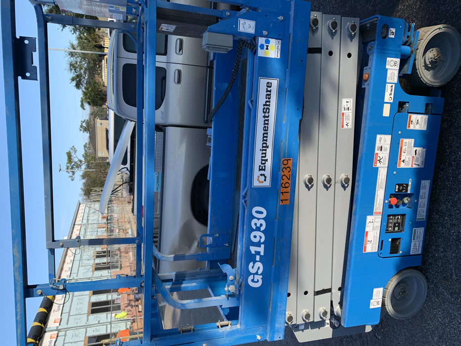 2020 Genie GS-1930 Solid Non Marking Tires, Beacon, Folding rails with half height swing gate