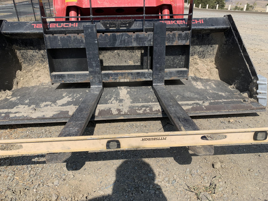 2020 ARROW MATERIAL HANDLING 60" Pallet Forks - Arrow