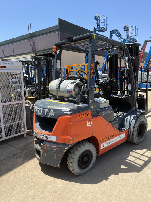 2022 TOYOTA 8FGU25 LP w/ Scale