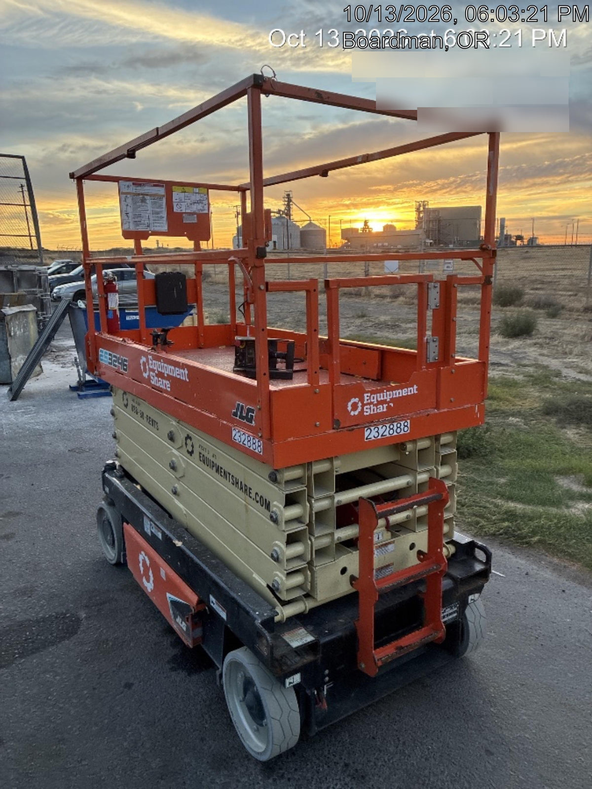 2022 JLG ES3246