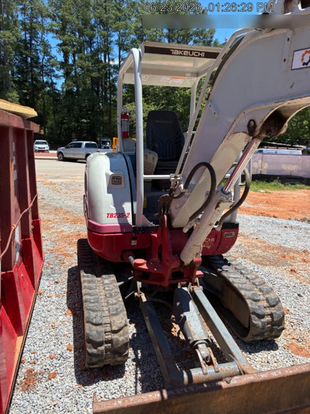 2022 TAKEUCHI TB235-2R