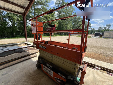 2021 JLG ES1932