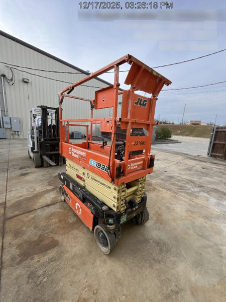 2022 JLG ES1932