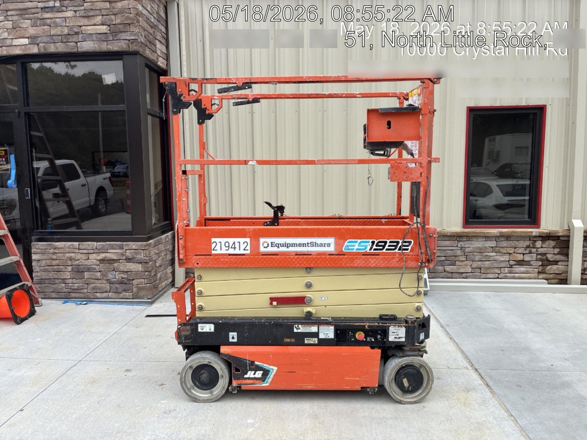 2022 JLG ES1932