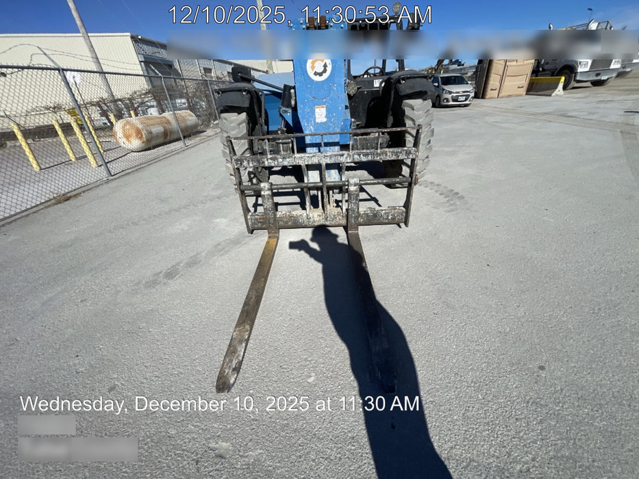 2018 Genie GTH-844 Genie GTH-844 w/Open ROPS, Solid Tires, beacon/work lights, 60" carriage/forks