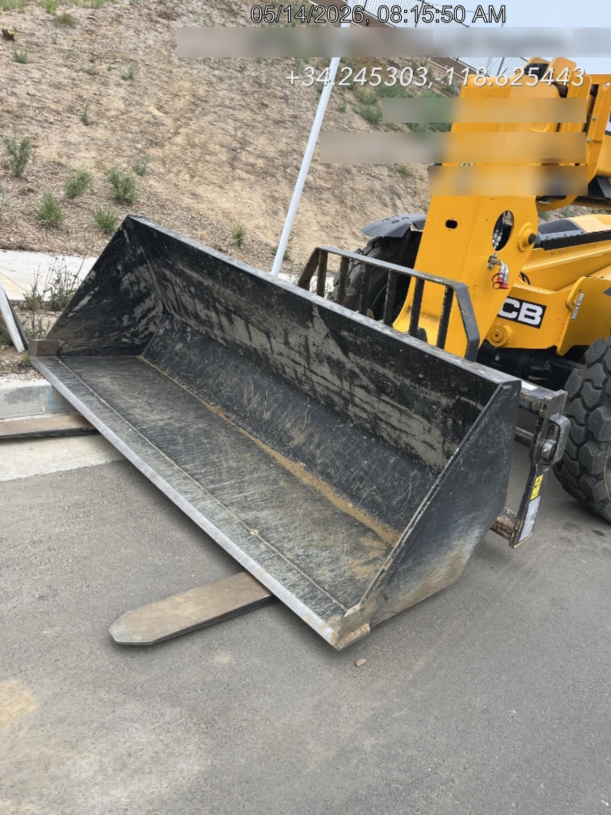 2025 JLG 1001100823