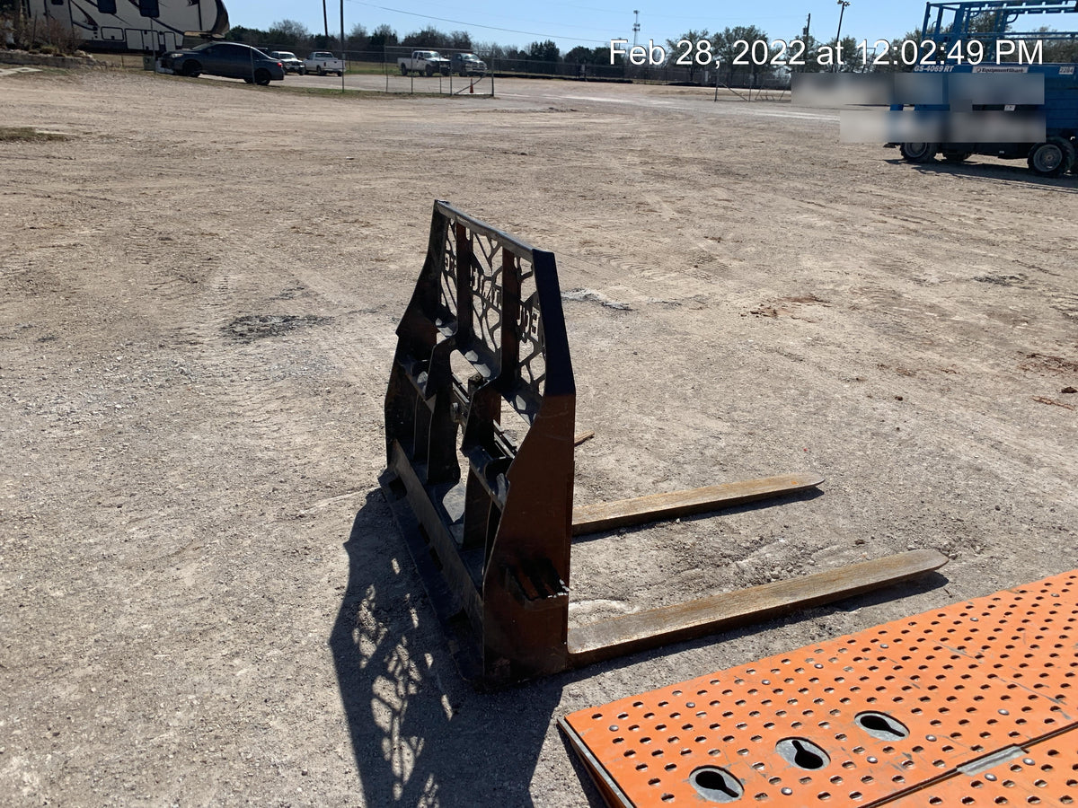 2020 EMKAY 48" Pallet Forks - Emkay
