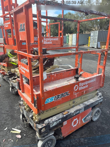 2022 JLG ES1330L