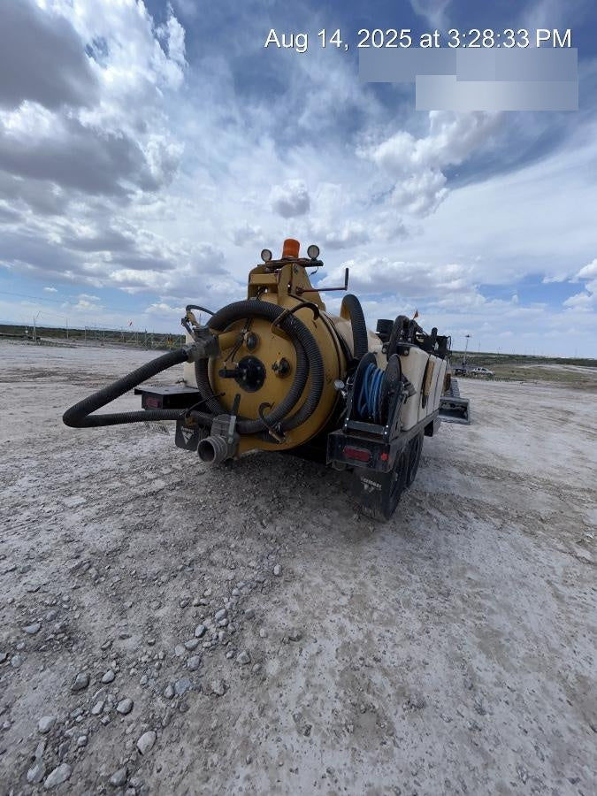 2021 VAC-TRON LP573XDT