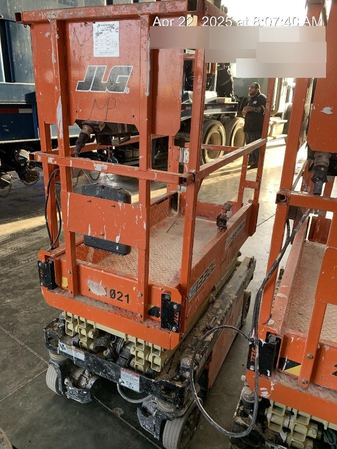 2022 JLG ES1330L