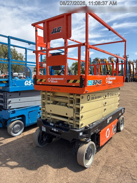2022 JLG ES3246