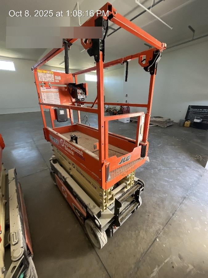 2024 JLG ES1932
