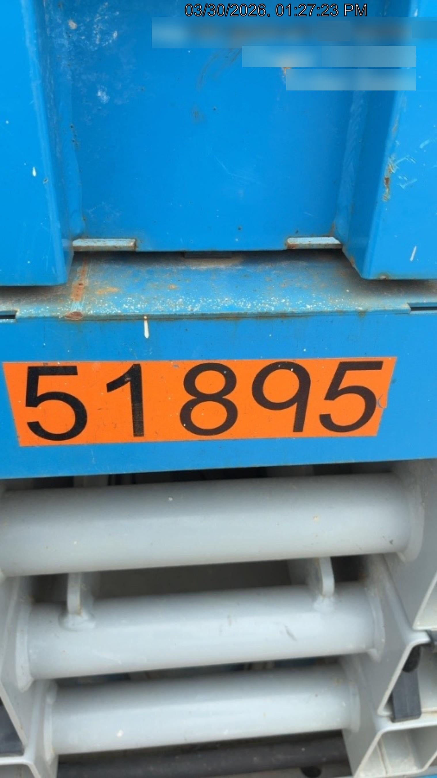 2019 Genie GS-2632 Folding rails with half height swing gate