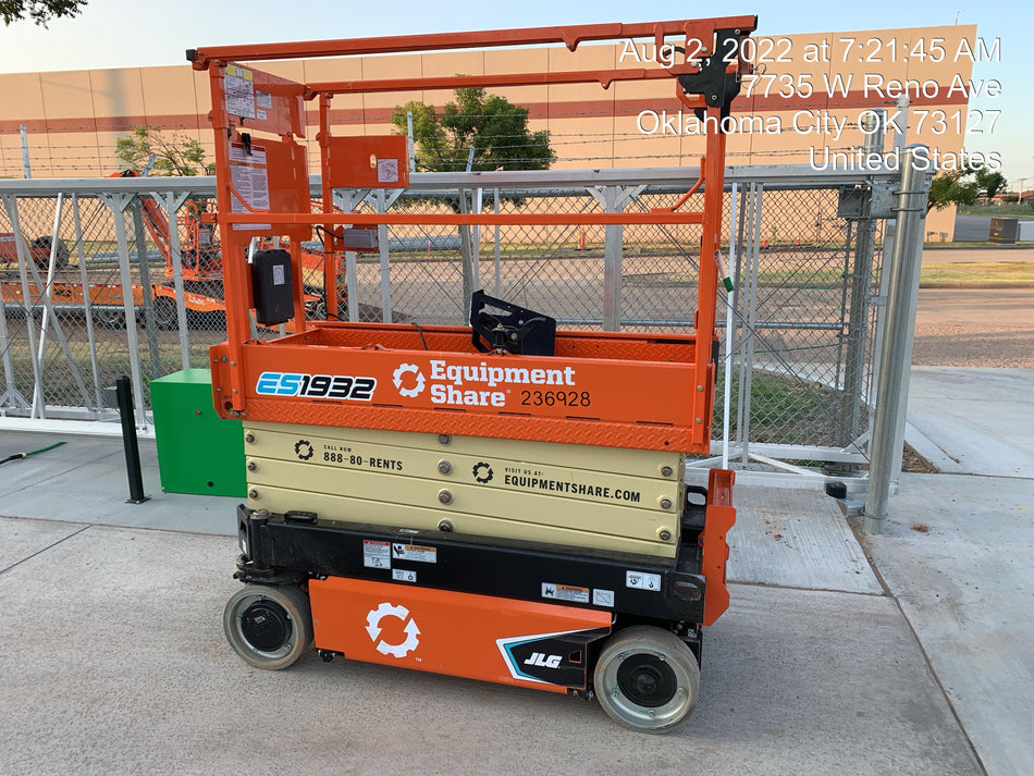 2022 JLG ES1932