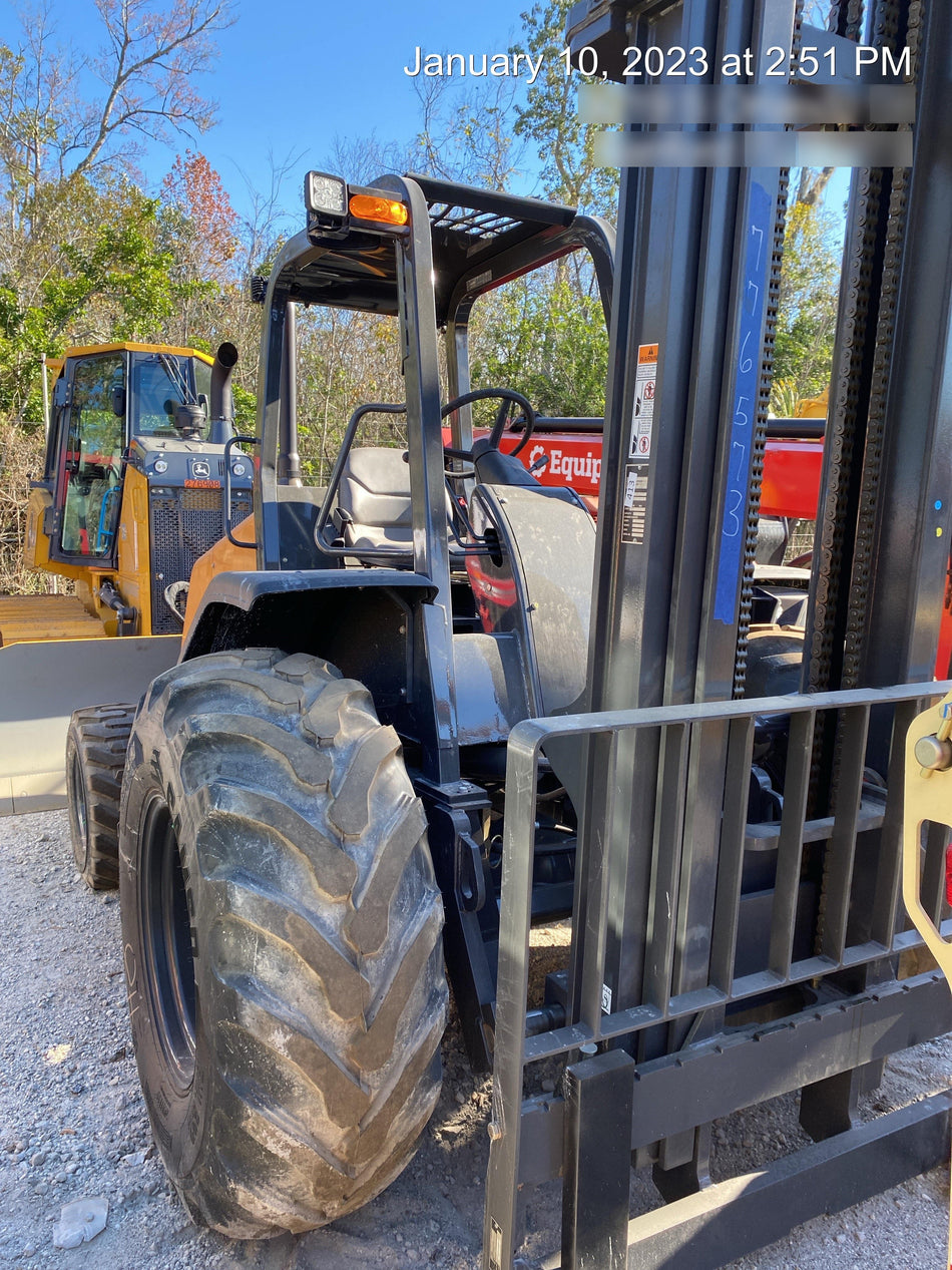 2023 CASE 588H