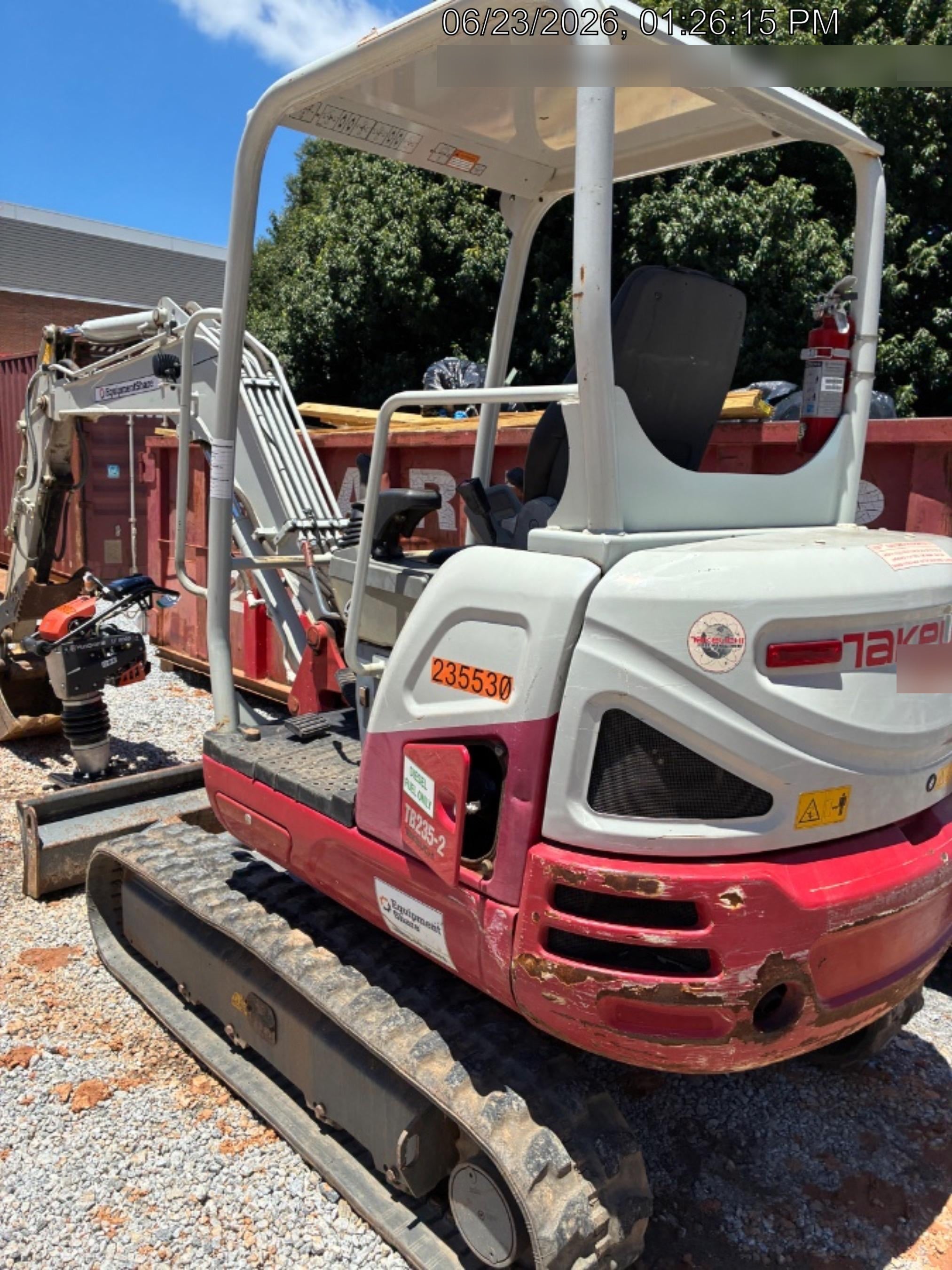 2022 TAKEUCHI TB235-2R