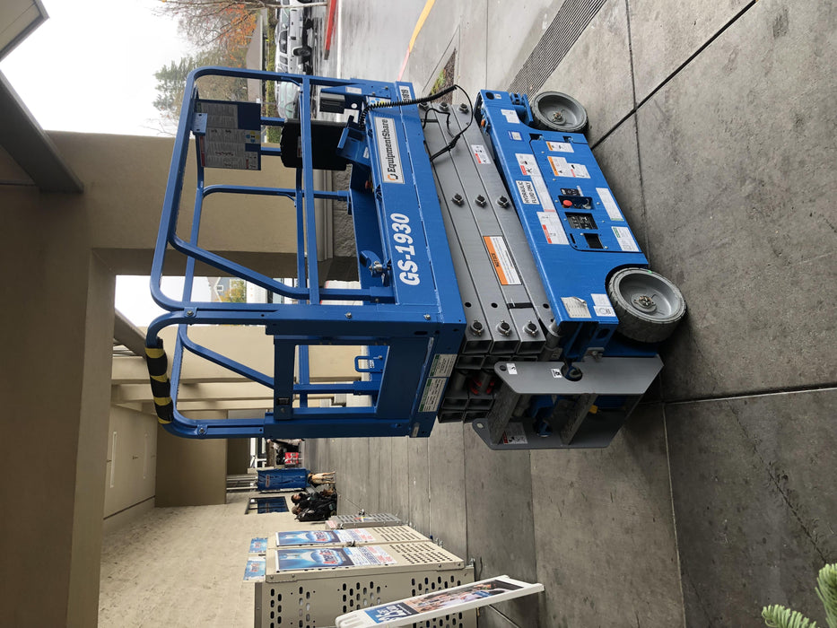 2019 Genie GS-1930 Half Height Swing Gate, 800W Inverter