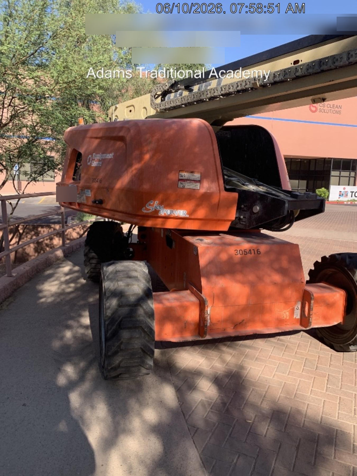 2023 JLG 660SJ