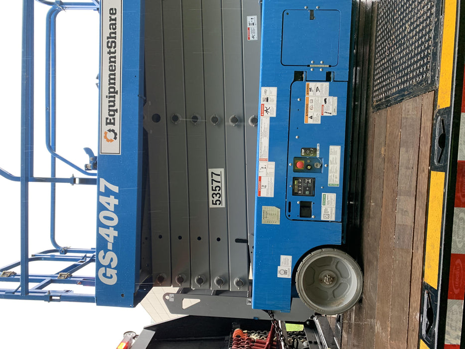 2019 Genie GS-4047 Folding rails with half height swing gate