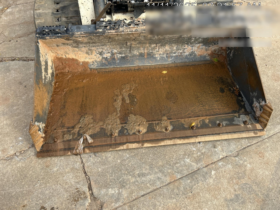 2025 EQUIPMENTSHARE 1006195 - 66" Smooth Bucket, CTL