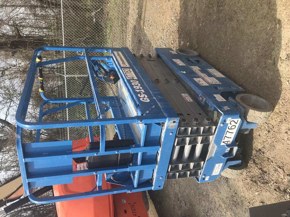 2019 Genie GS-1930 Fixed Rails with Chain Entry