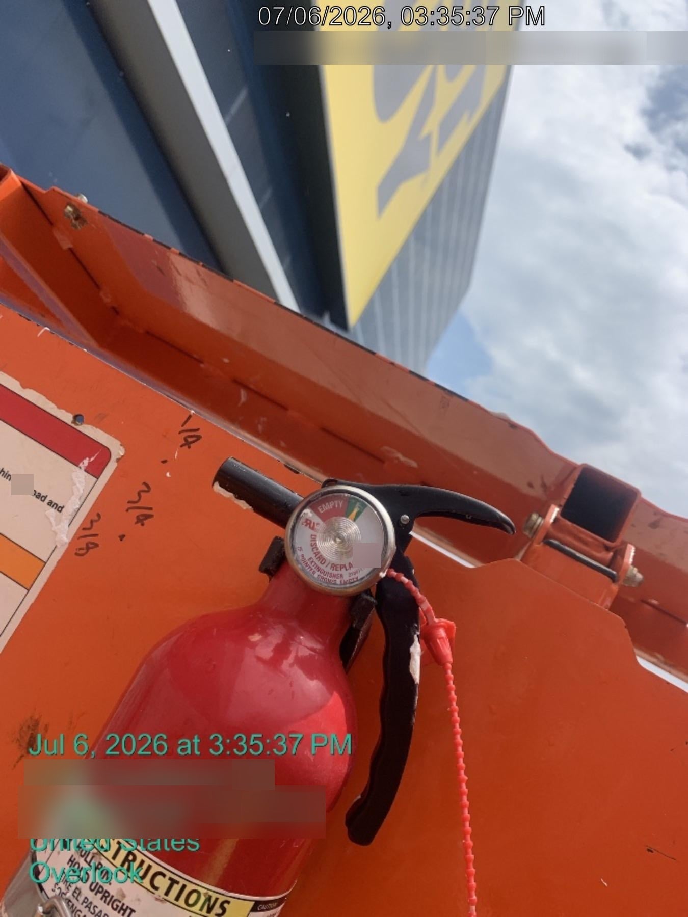 2025 JLG ES1932