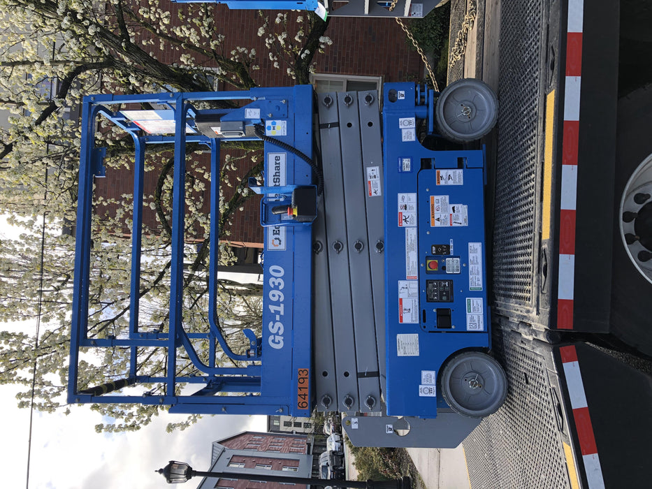 2020 Genie GS-1930 Solid Non Marking Tires, Beacon, Folding rails with half height swing gate, 800W Inverter