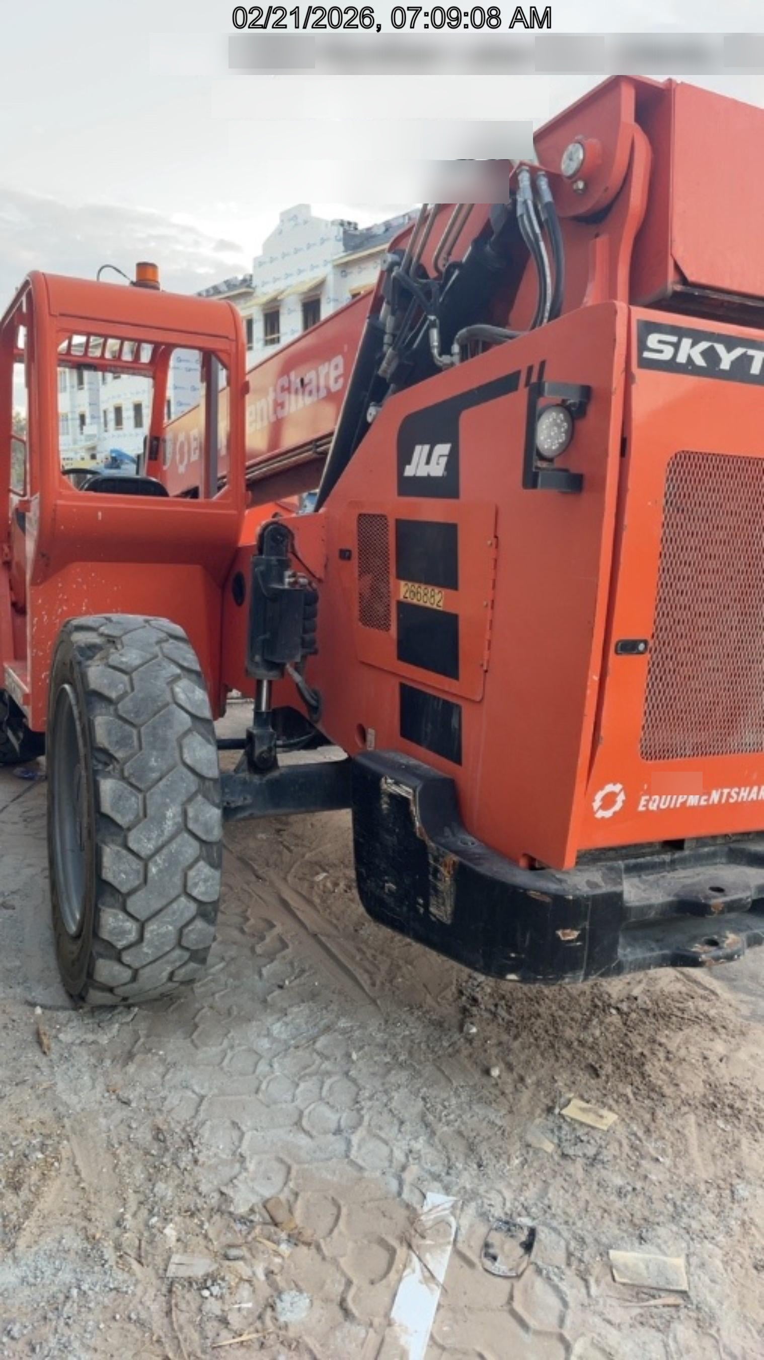 2022 SKYTRAK 8042