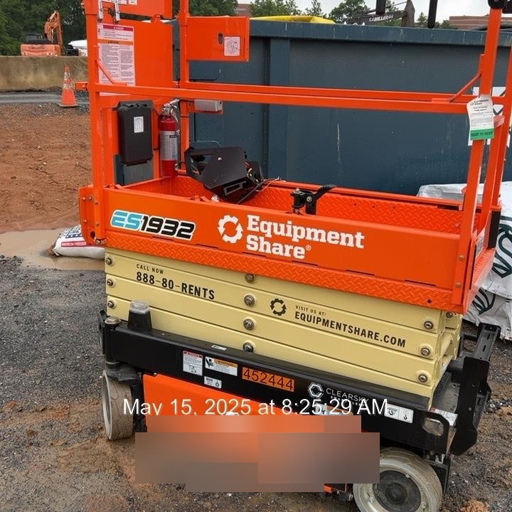 2024 JLG ES1932