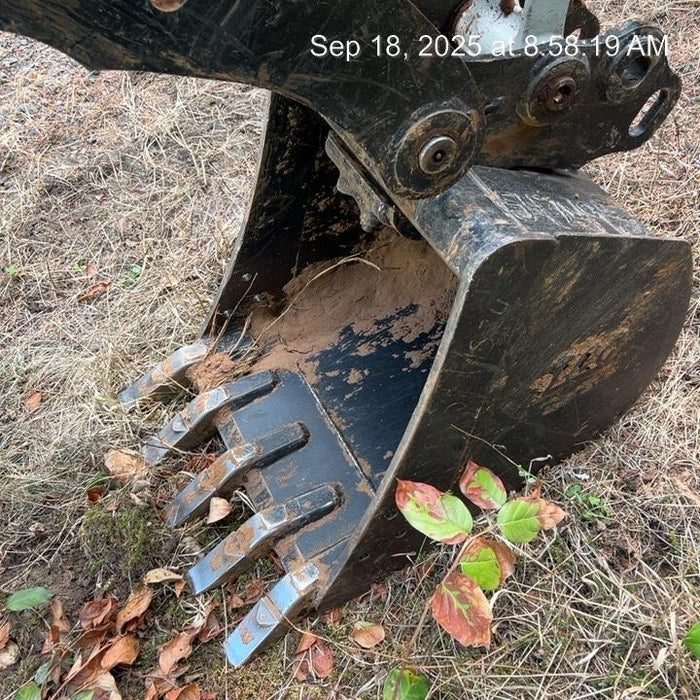 2025 TAKEUCHI 24" Bucket Takeuchi