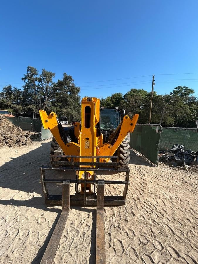 2024 JCB 510-56