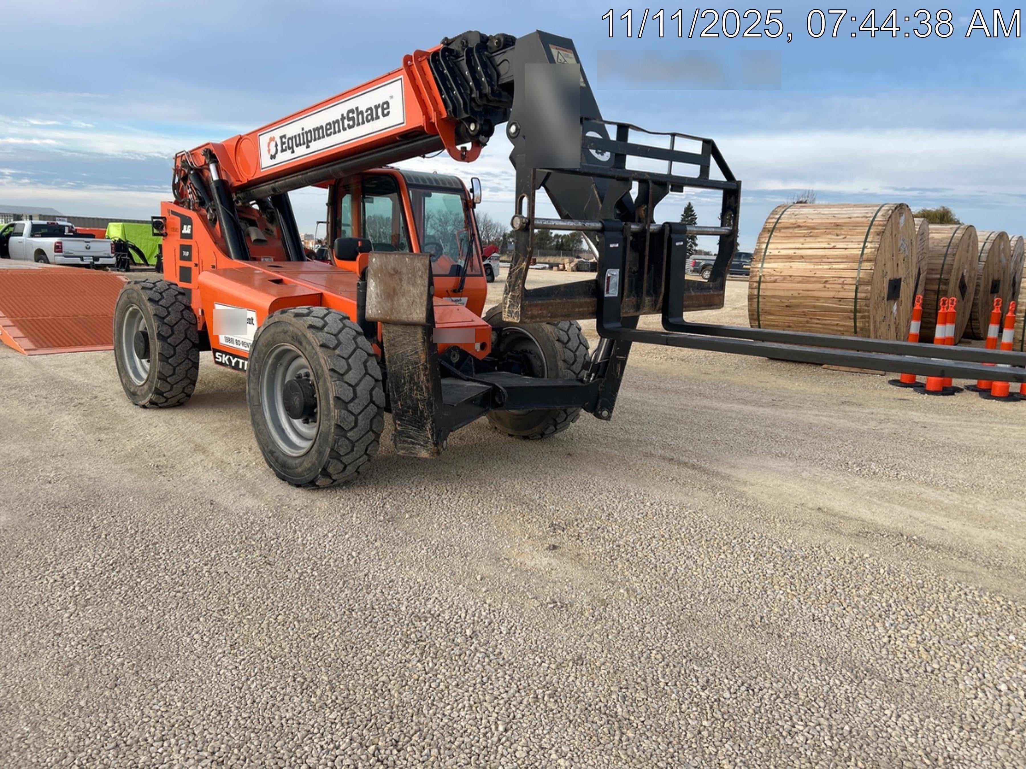 2021 JLG 12054
