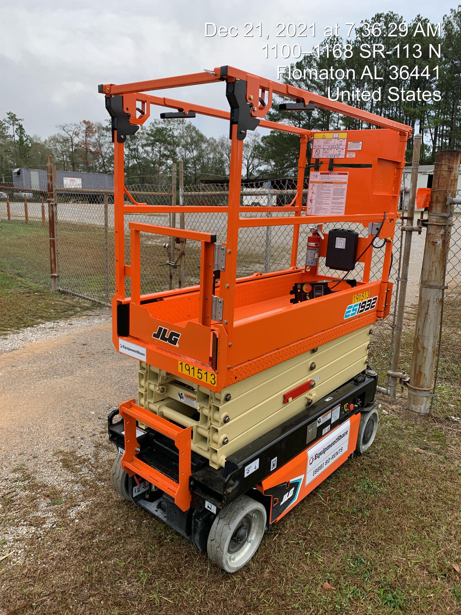 2021 JLG ES1932